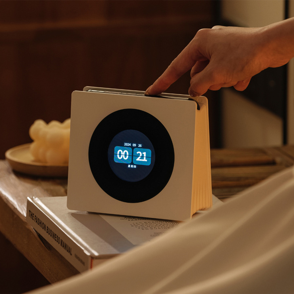 Audio Music To Lyrics - Jam Portabel Speaker Bluetooth Nirkabel Putih